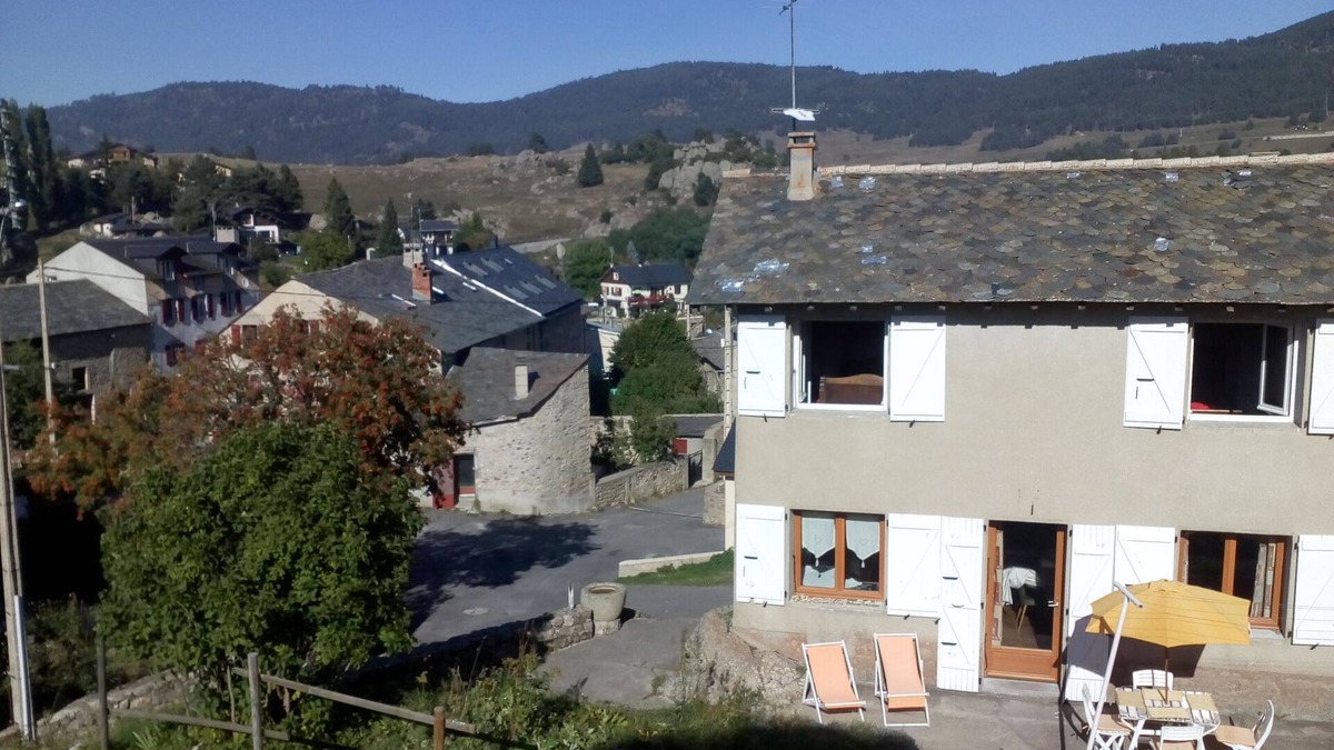 La Llagonne House | House of character, tastefully RENOVATED, QUIET, in the heart of the PYRENEES CATALAN