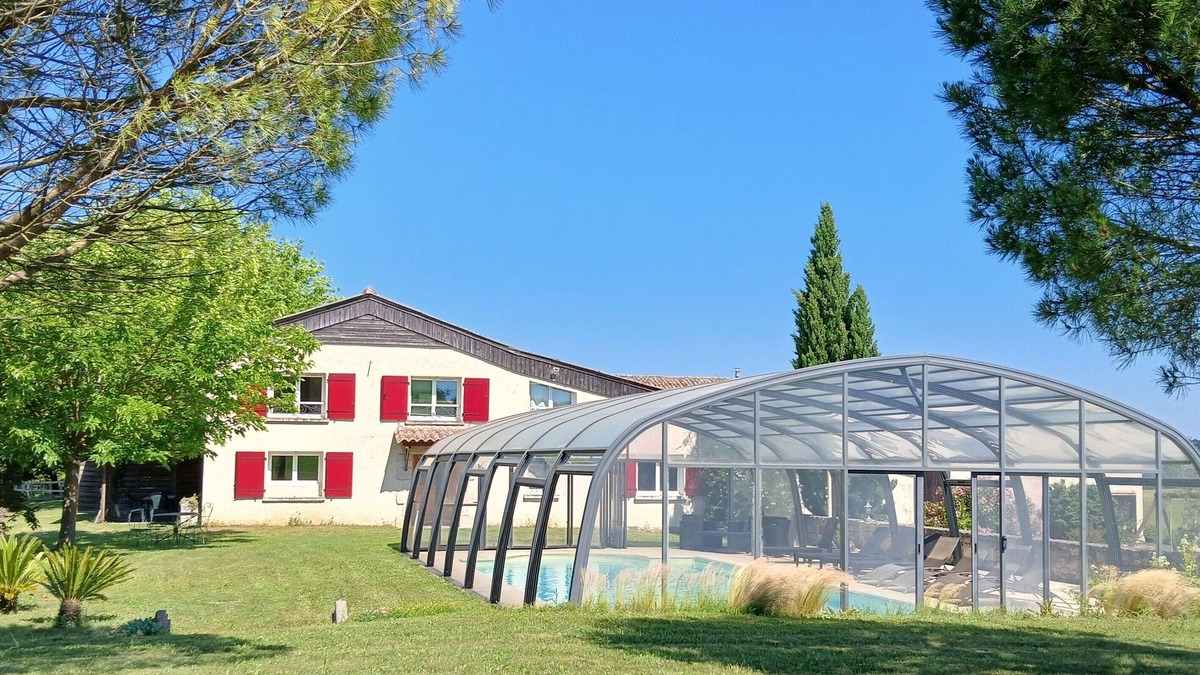 Sainte-Sabine-Born House | House of 175m², private pool, heated with high shelter and garden of 5000m²