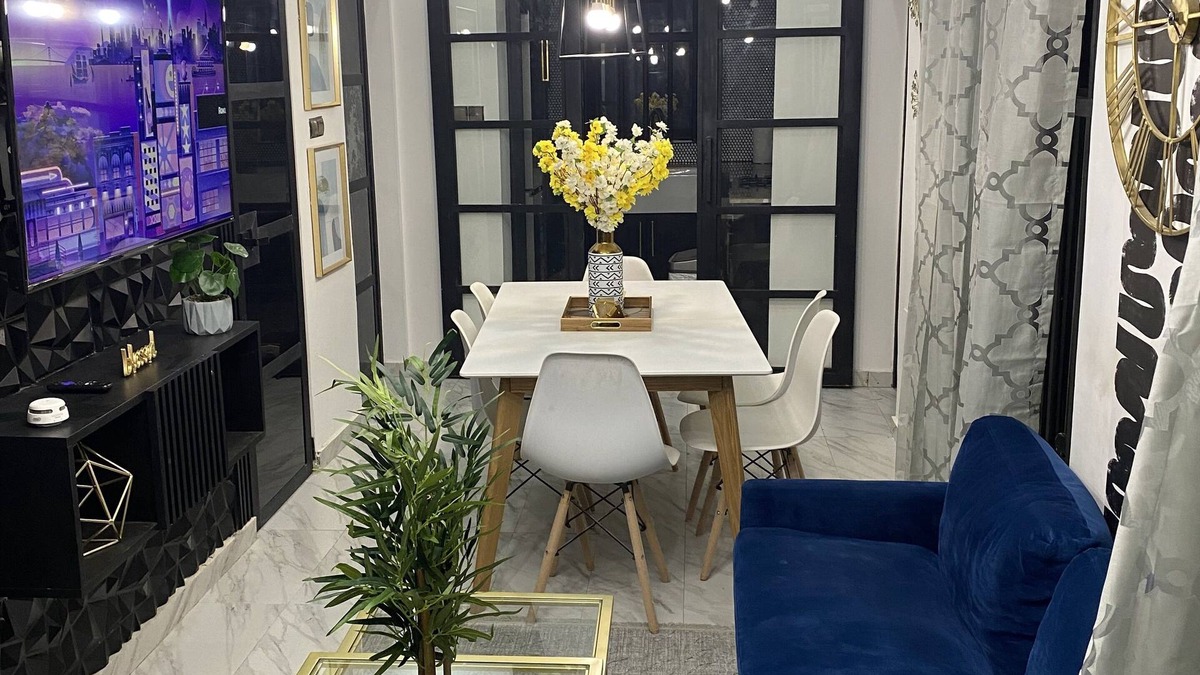 Lome House | HOUSE OF ISAAC: Modern Luxury HomenSleeps: 06 -n Bedrooms: 03 -n Bathrooms: 03