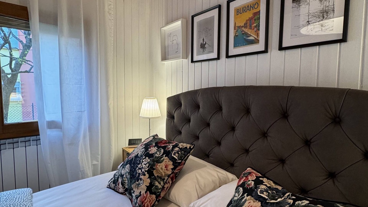 Spinea House | House of the Apricot trees - independent house/free parking
