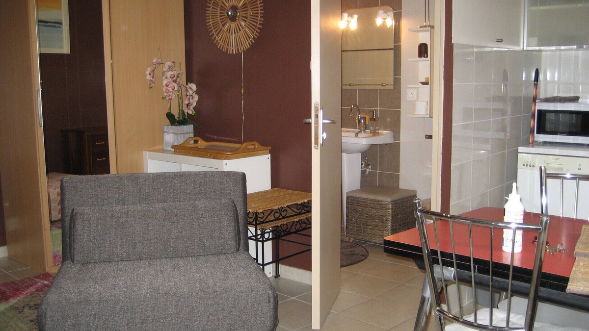 Bourg-de-Peage Apartment | HOUSE OF THE CITY CENTER