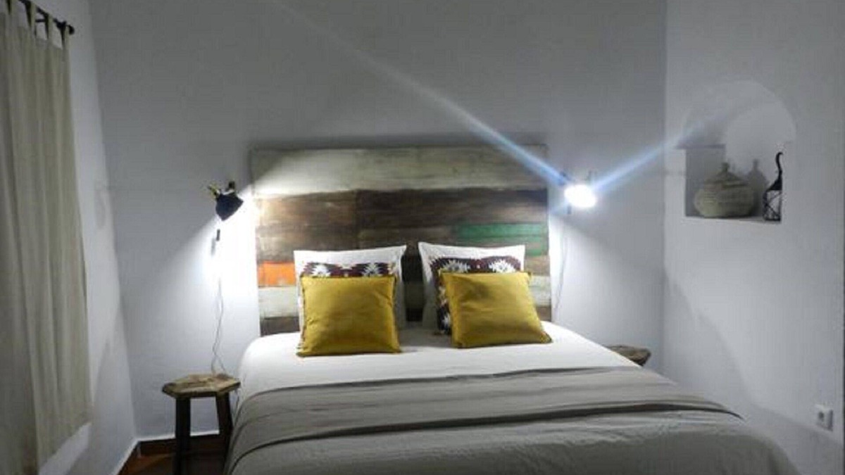 Moura Cottage | House of the Sickles