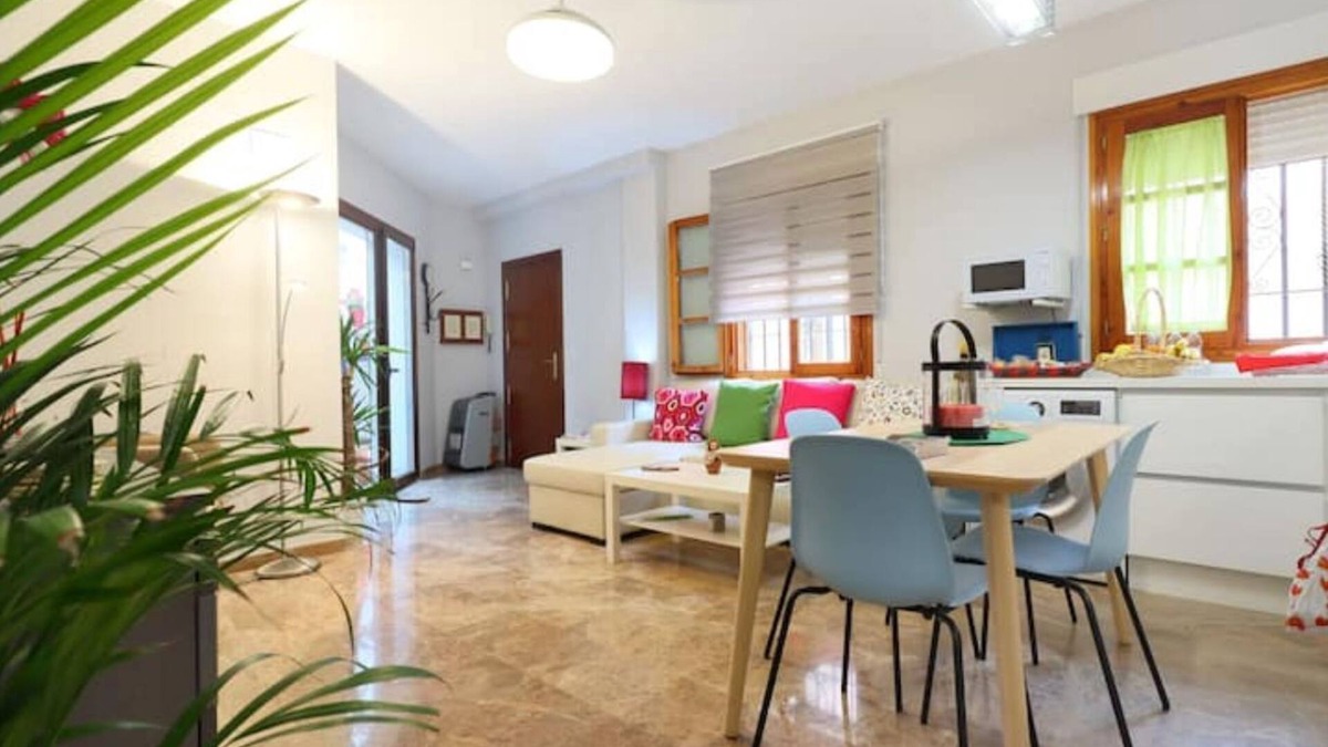 Cerro de la Golondrina-Salesianos Apartment | house of the walled courtyards in historical center
