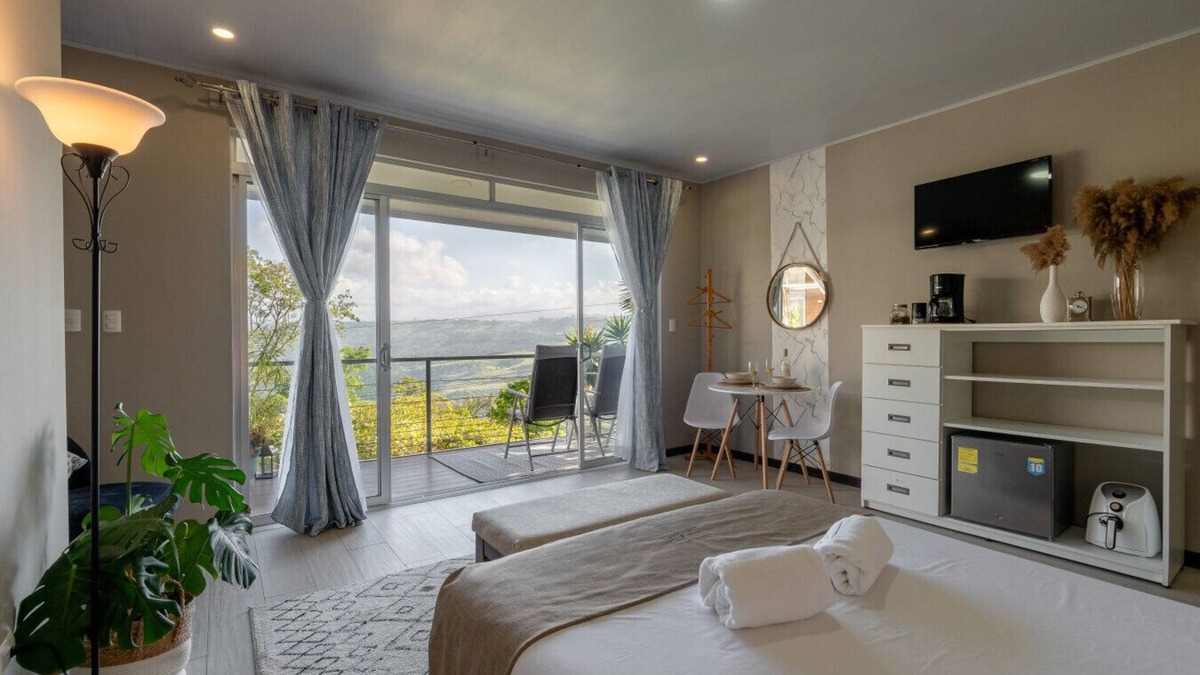 Santa Cruz de Turrialba House | House of Turri: Suite | Views | Terrace | Jacuzzi