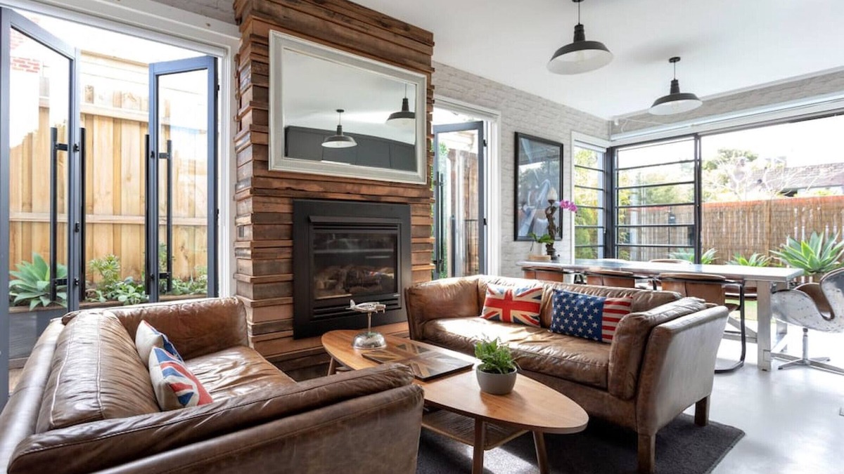 Windsor Apartment | House of Windsor by Ready Set Stay - Kings Domain - Fully Fenced and WIFI