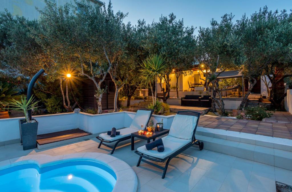 Stari Grad House | House Oliva with private pool and large garden
