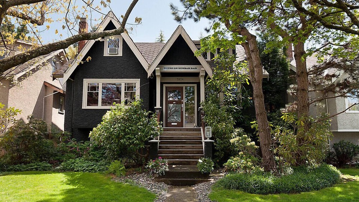 Dunbar Bed & Breakfast | House on Dunbar B&B