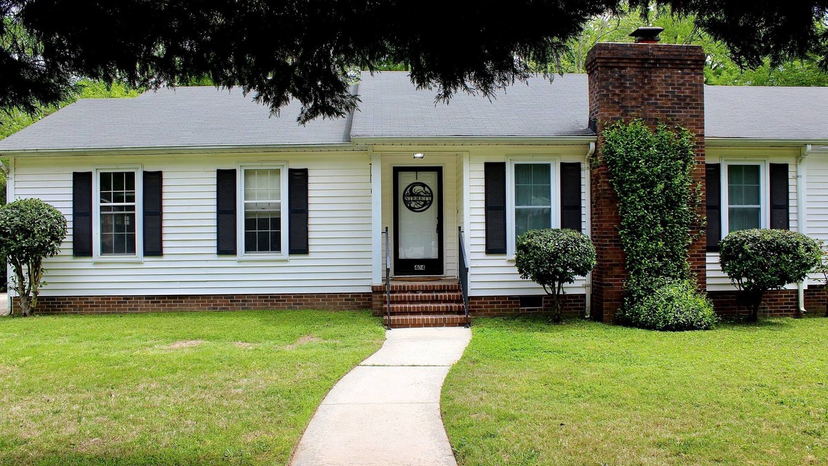 Augusta House | House on Rae's Creek within earshot of the Masters