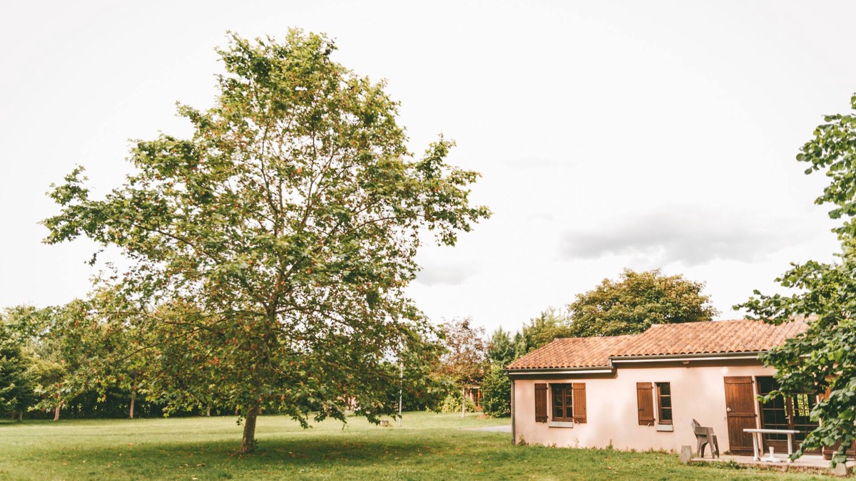 Moncontour House | House on the edge of a lake with Leisure Center near Futuroscope