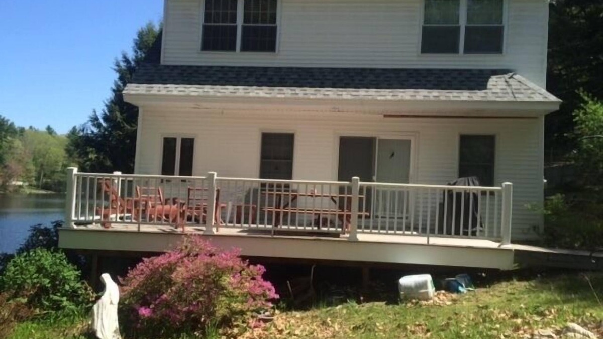 Windham House | House on The Lake Is a peaceful getaway with beautful grounds with stonewalls