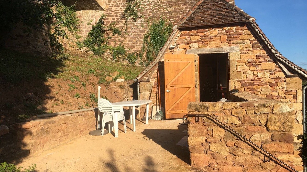 Prudhomat House | House on the ramparts, at the foot of Castelnau castle