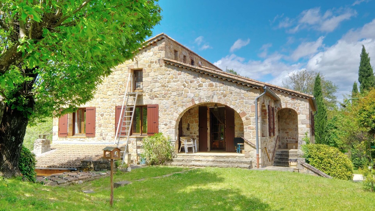 Les Vans House | House on the river, beach and fishing on the Chassezac