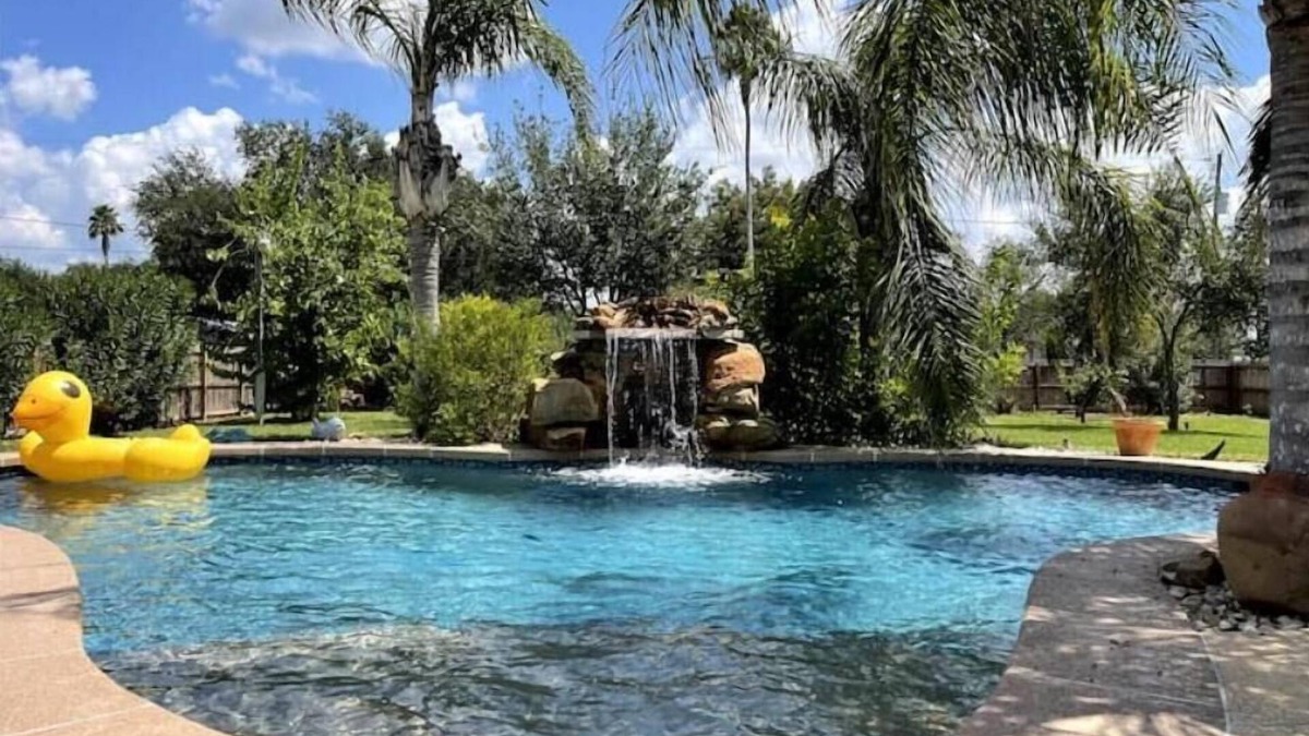 Alamo House | House on Vida Santa: Residential home with a pool!
