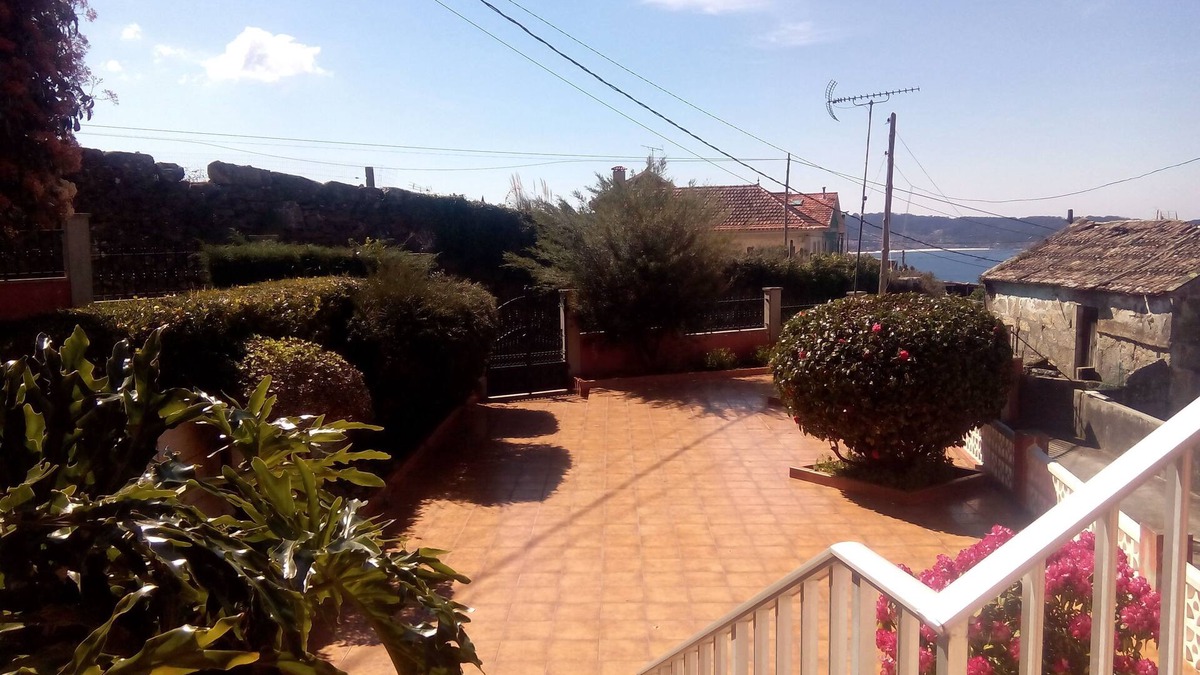 Bueu House | House overlooking the sea: Ria de Aldan, Ons Islands.