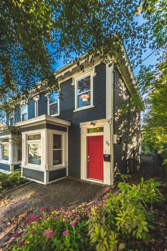 Waterford Valley House | House Patrick 4bds Loft Style Parking