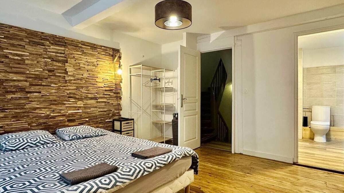 Carcassonne House | House-Private Bathroom