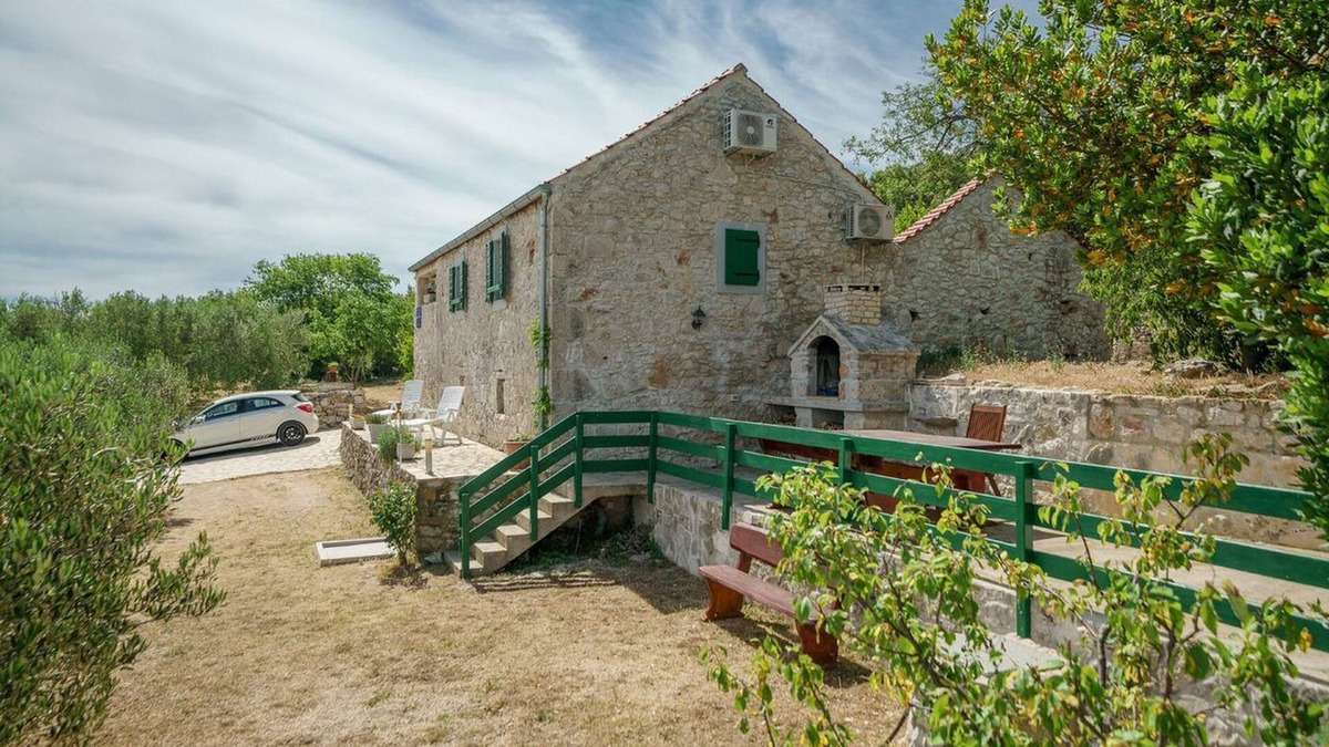 Tisno House | House Radojka (26812-K1) - Tisno - island Murter