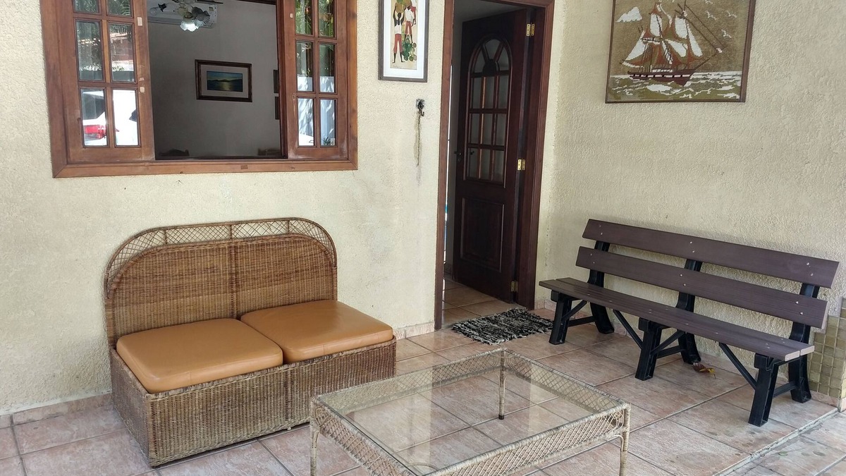 Saco da Capela House | House Saco da Capela 3 bedrooms2 bathrooms(1 en suite)3 air conditioning, Wi-Fi-available