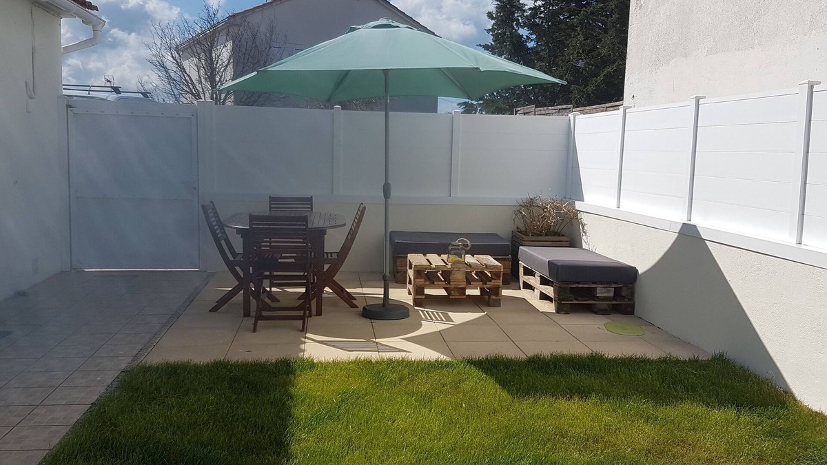 Saint-Hilaire-de-Riez House | House sleeps 4, 600 m from sea and beach. WIFI Bed linen and towels. 2 🚲