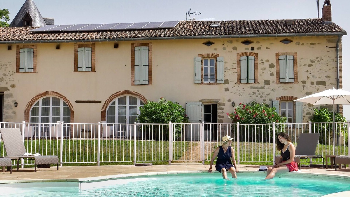 Teyssode House | House sleeps 27 with pool and jacuzzi