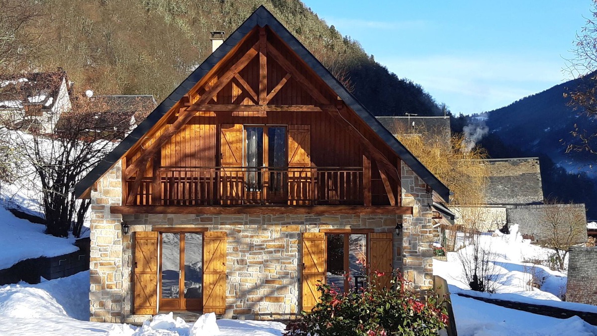 Vielle-Louron Ski Chalet | House south facing cottage in the Louron Valley near Loudenvielle classified 3 * Wifi