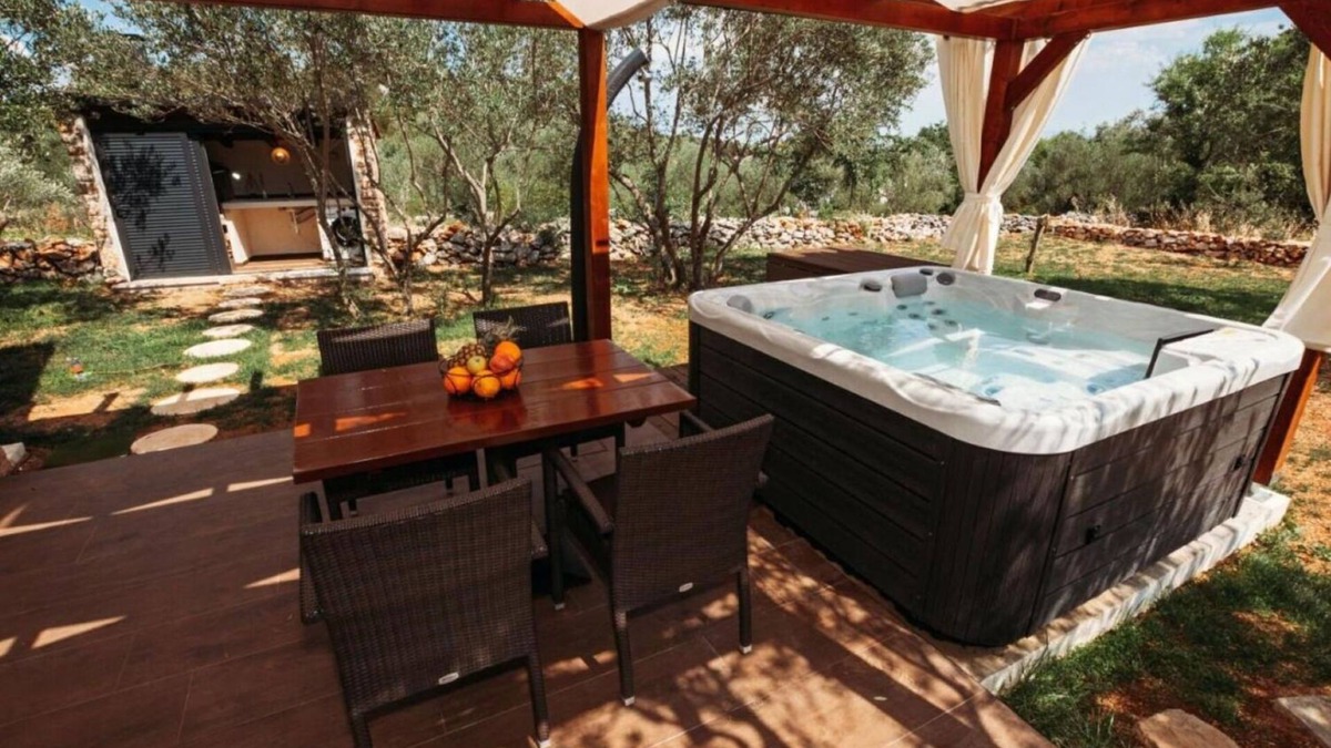Lukoran House | House Stone house with jacuzzi (112581-K1) - Lukoran