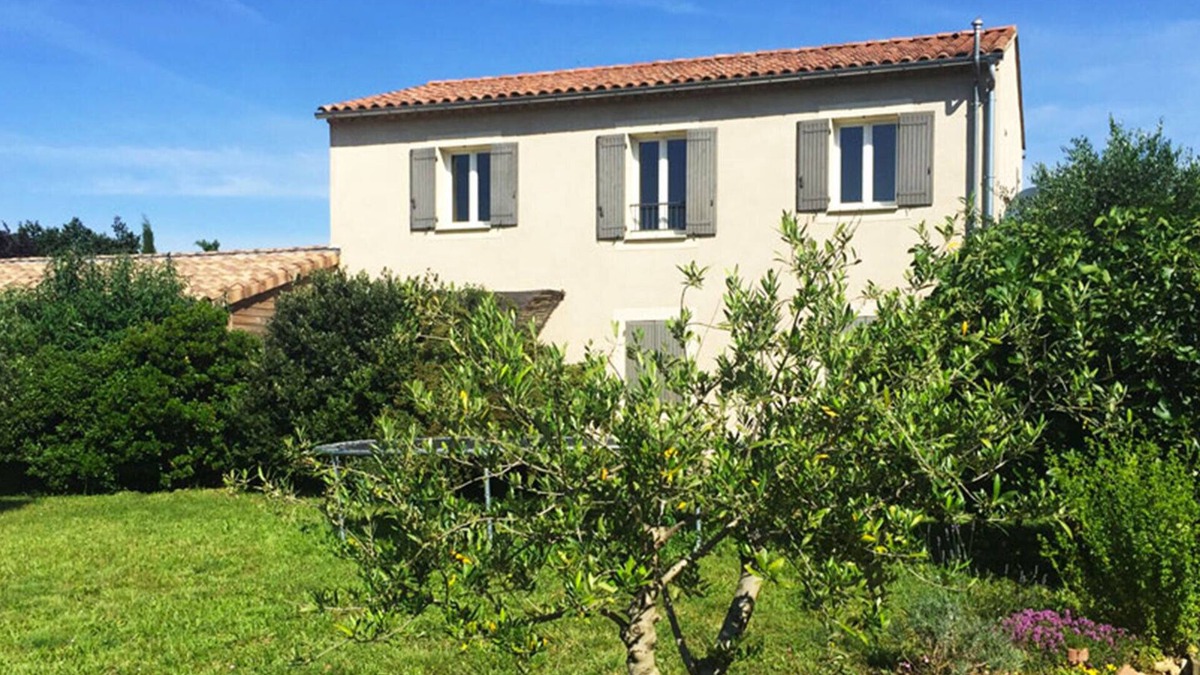 Crestet House | House & Studio for 6 - 8 travellers with views of Mont Ventoux