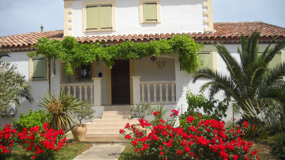 Le Pouget House | House swimming pool countryside garden parking air conditioning