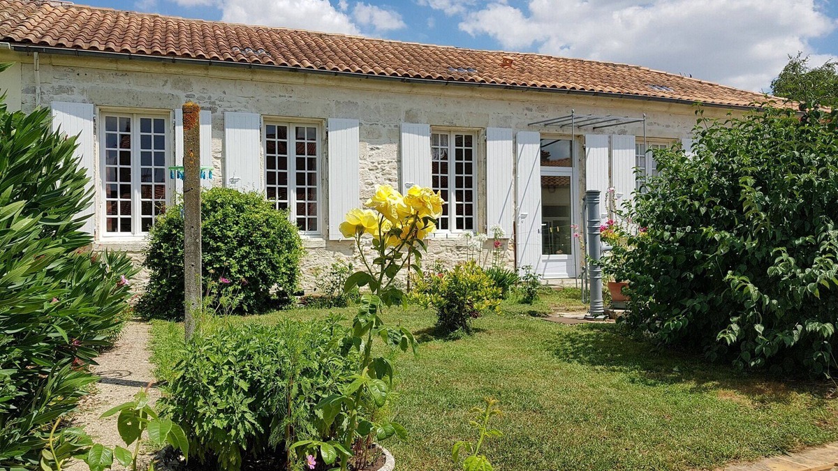 Breuil Magne House | House T2, spacious, near Rochefort