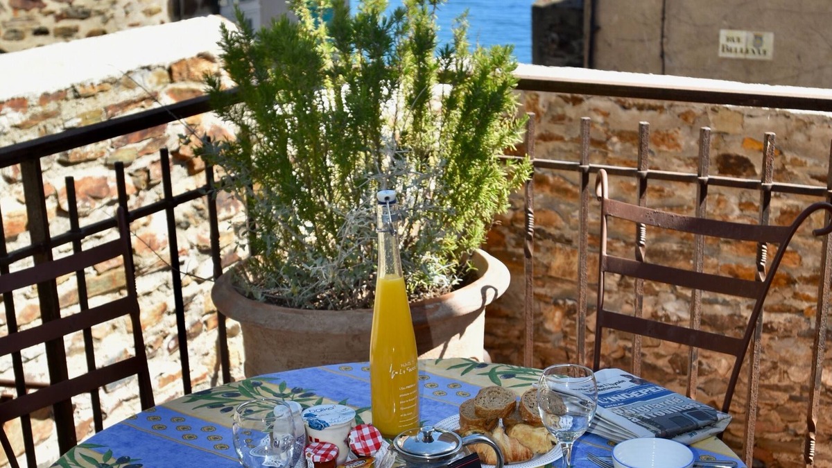 Collioure House | House T3 *, typical and quiet area, patio sea view, air conditioning, parking and wiFi