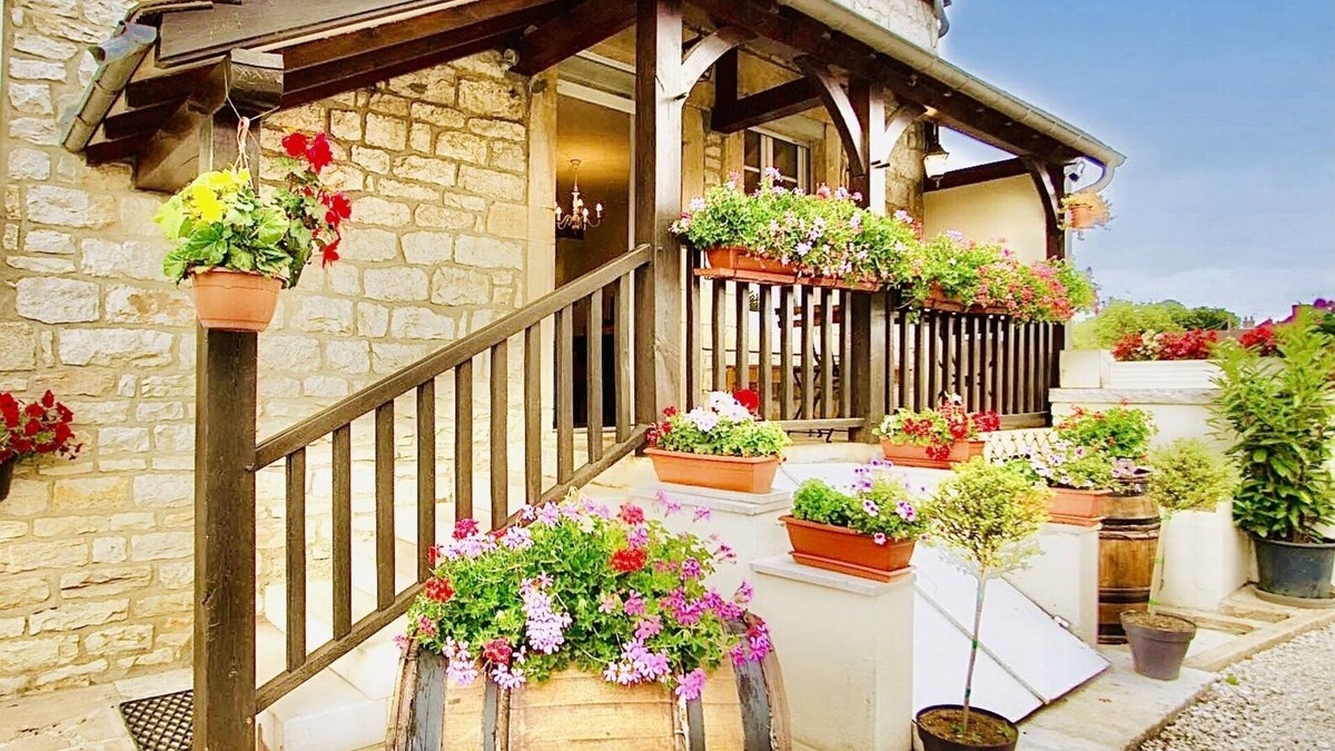 Comblanchien House | House-Traditional-Ensuite-Countryside view