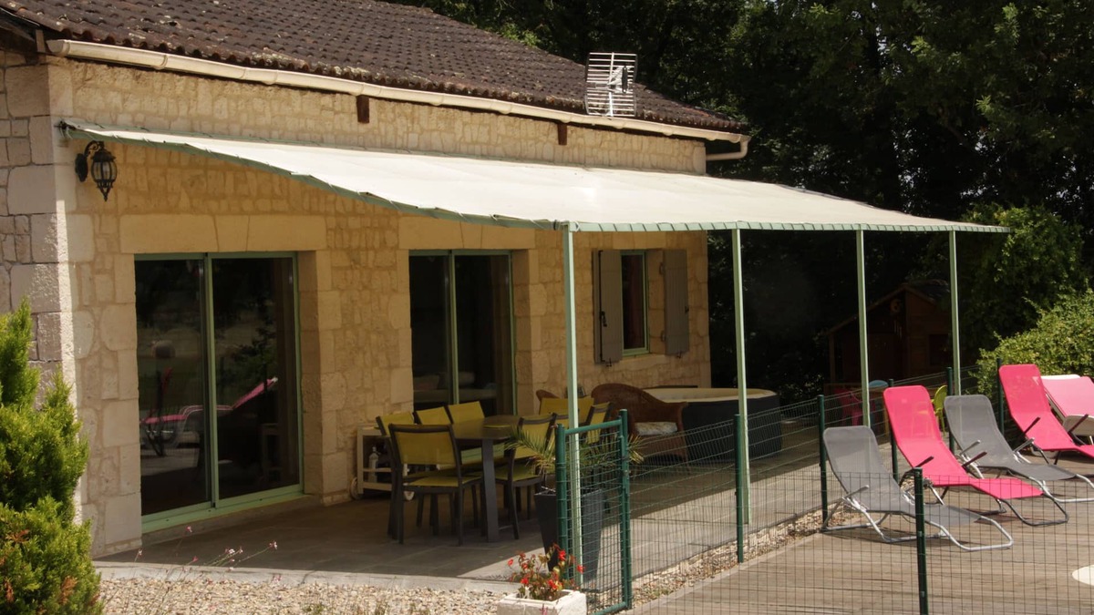 Sainte-Sabine-Born House | House/Villa - Sainte sabine