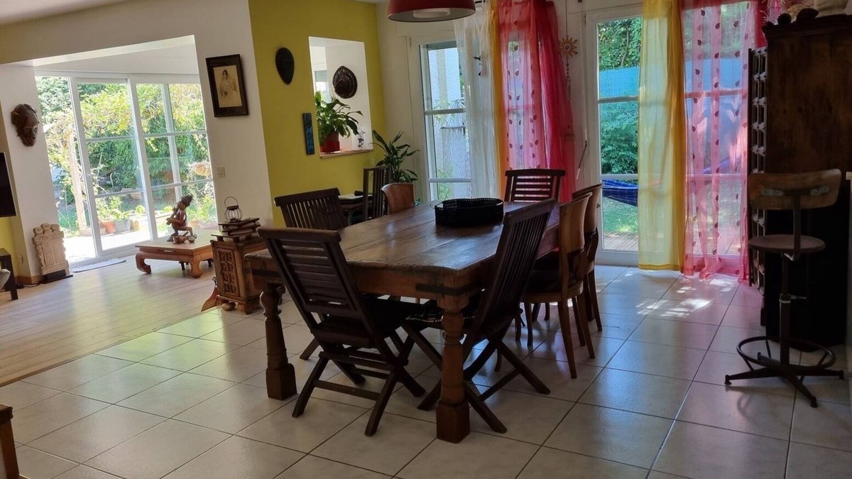 Estanove House | House very pleasant, light and calm city and sea. A haven of peace!