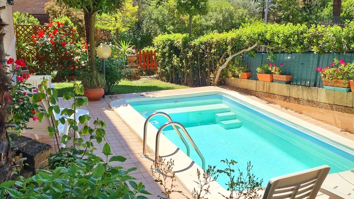 Castelfidardo House | House/Villa - Castelfidardo House with garden and small pool