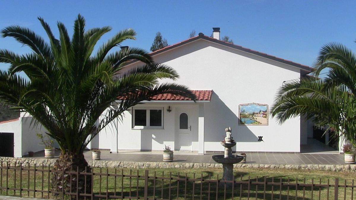Porto de Mos House | House - Villa for rent in the Center of Portugal in Casais do Vales