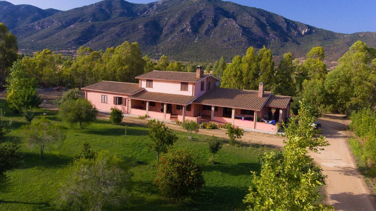 Iglesias Villa | House/Villa - Iglesias