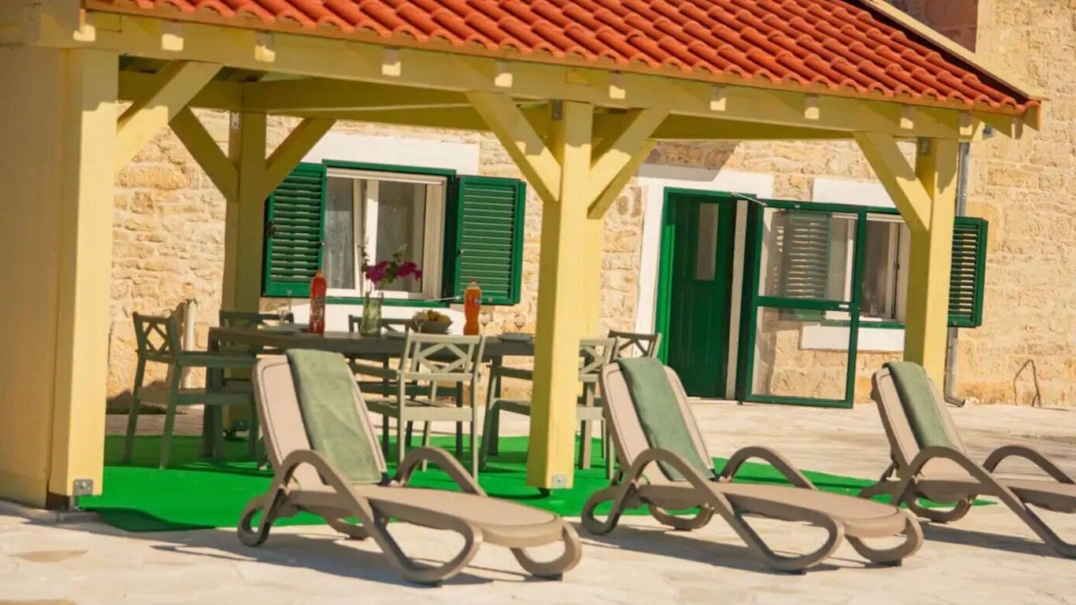 Oklaj House | House Villa Karaga (11178-K1) - Oklaj