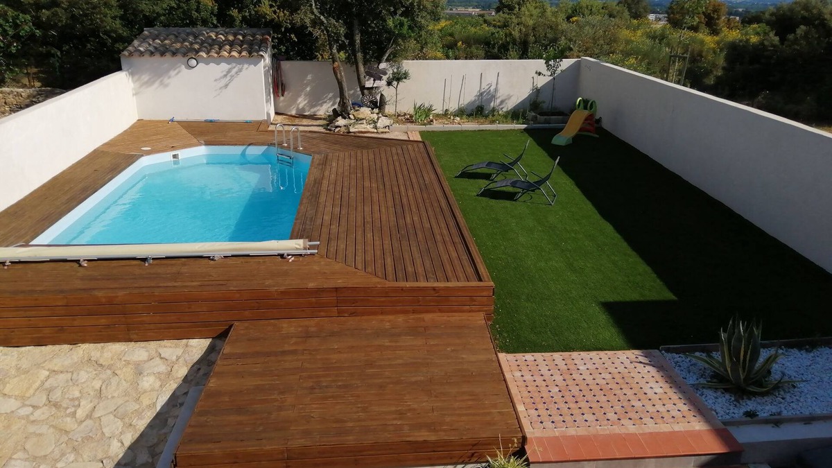 Santa Cruz House | House villas with swimming pool on Nîmes