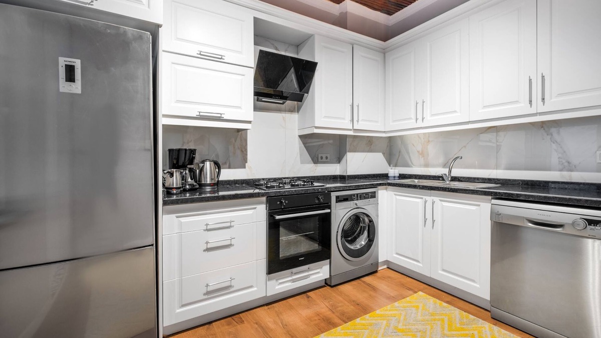 Beyoglu House | House w Garden 10 min to City's in Beyoglu