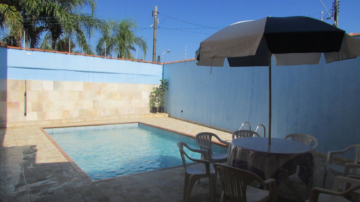 Balneario Gaivotas House | House w/Pool - Large and airy on Seagull Beach - 300 meters from the beach.