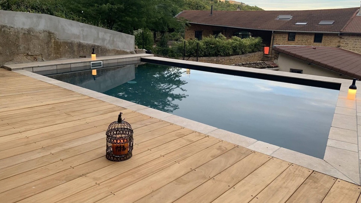 Saint-Cyr-au-Mont-d'Or House | House with pool in a small condominium