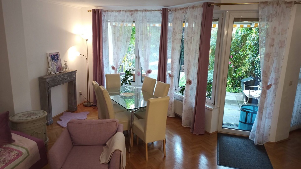 Rustenfeld House | House with 3 bedrooms - 1 min from Vienna with parking lot