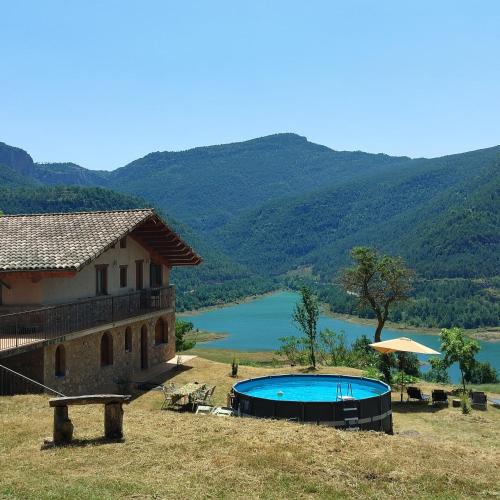 Naves Apartment | House with pool and panoràmic views to LLosa del Cavall
