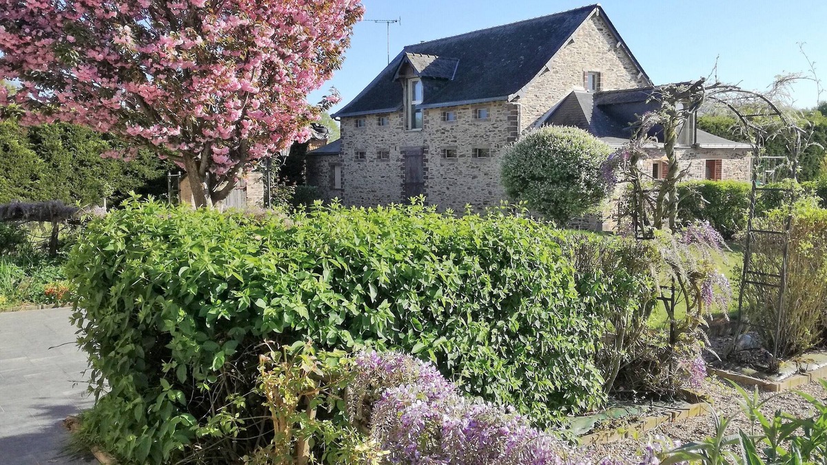 Segre-en-Anjou-Bleu Cottage | House with character