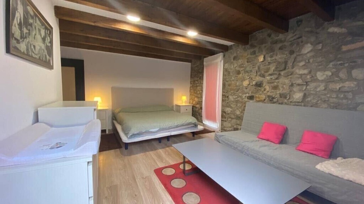 Biescas House | House with a different style for families and groups