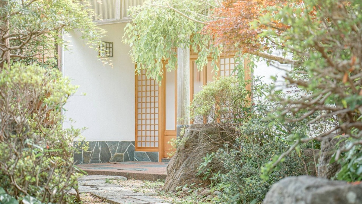 Kawazu House | House with a hot spring flowing directly from the source and a large garden high season / Kamo-gun Shizuoka