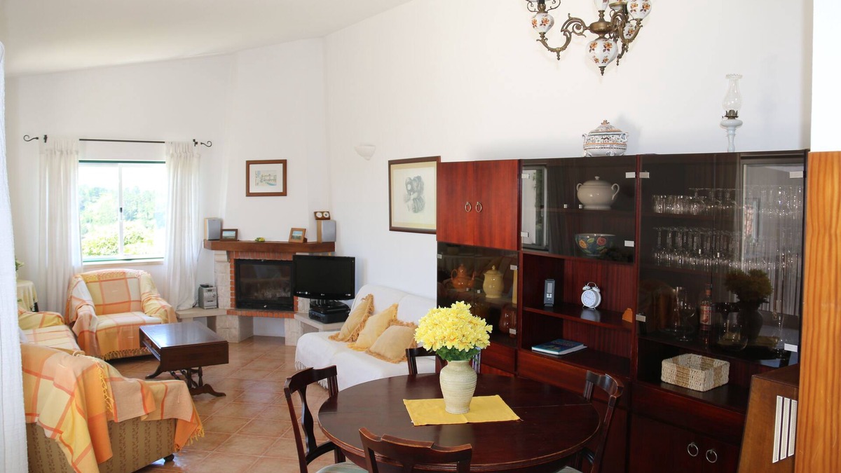 Casal do Pardo Cottage | House with ample surrounding space and care