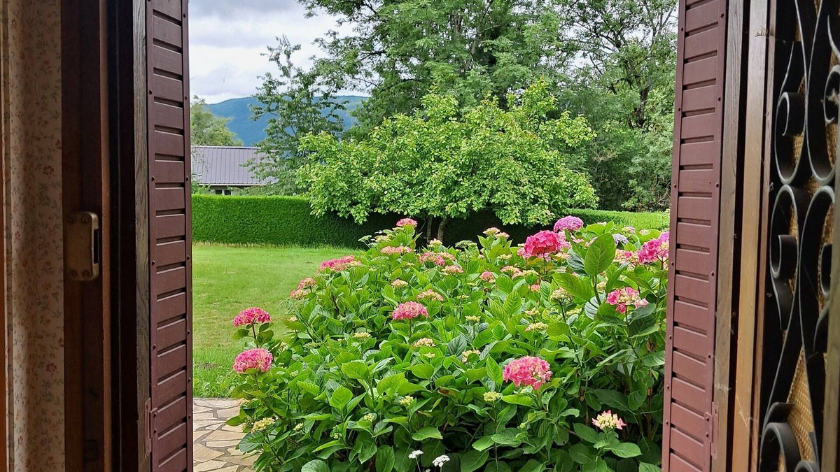 Attignat-Oncin House | House with beautiful view and quiet location
