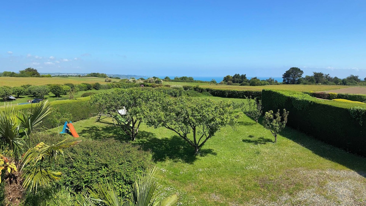 Pordic House | House with breathtaking views over the Bay of Saint Brieuc