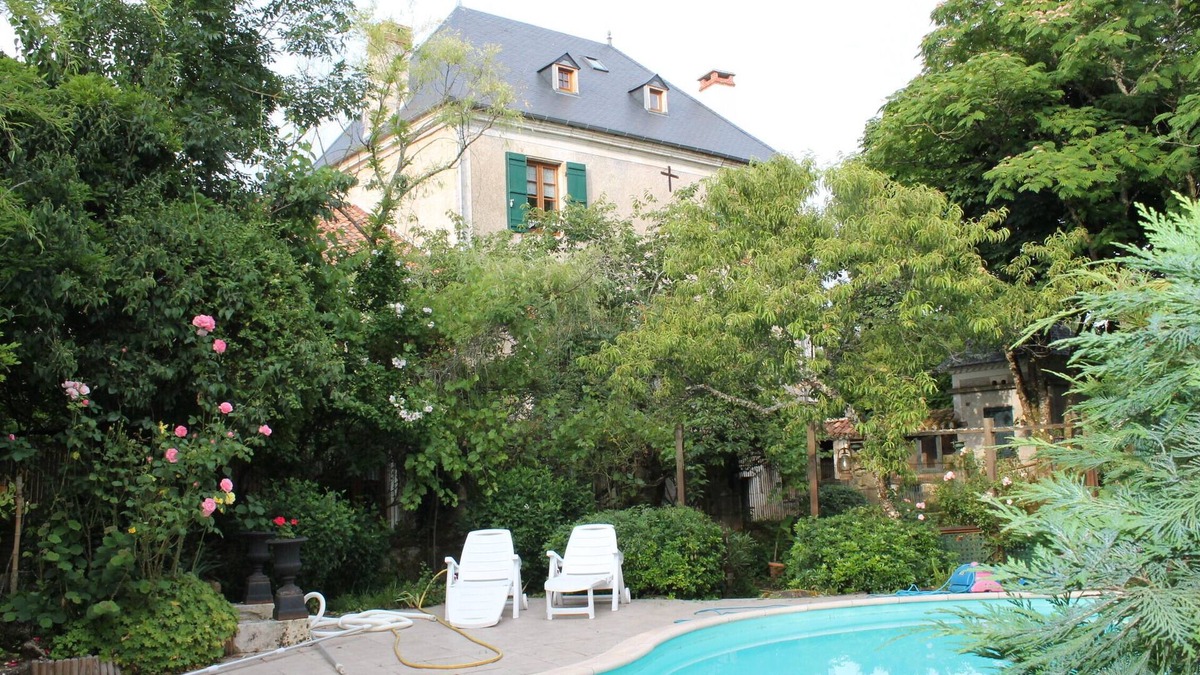 Corgnac-sur-l'Isle House | House with character, former post house